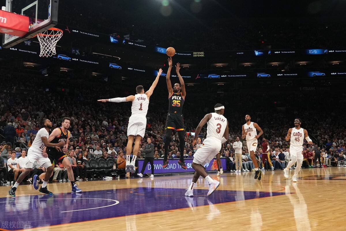 杜兰特重返赛场，表现优异首场状态出色，拜仁观众沸腾！