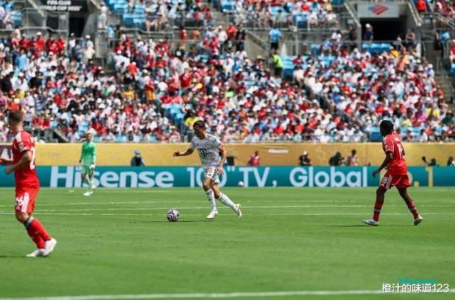 Rookie在拜仁比赛中败北，持续失利引发热议！